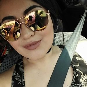 Meet your Posher, Carina