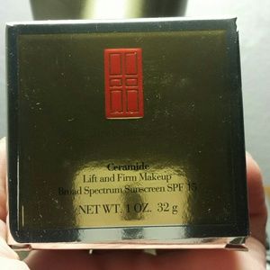 Elizabeth Arden Ceramide Foundation