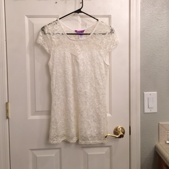 1955 Vintage Size: XL lace off white/ cream tee