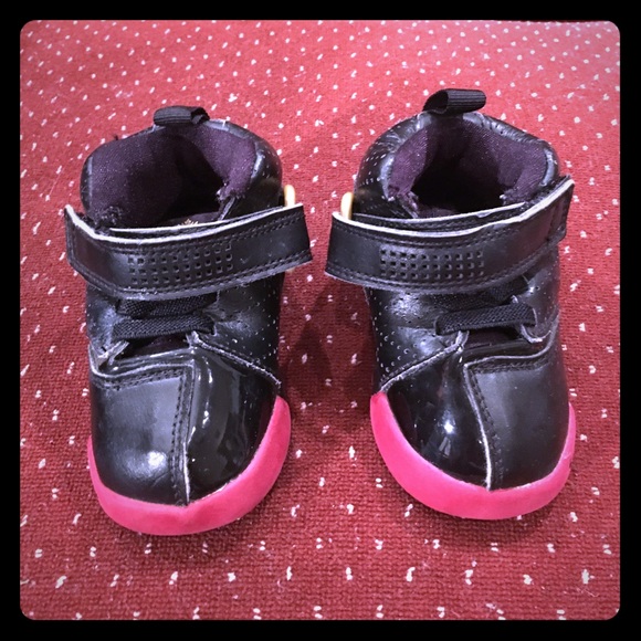 Nike hitop shoes