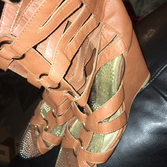 Brown wedges