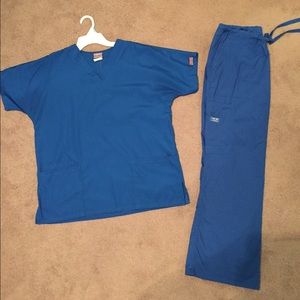 Scrub set