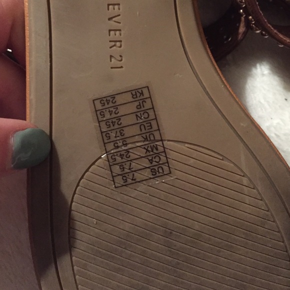 Forever 21 Sandals - Picture 2 of 4