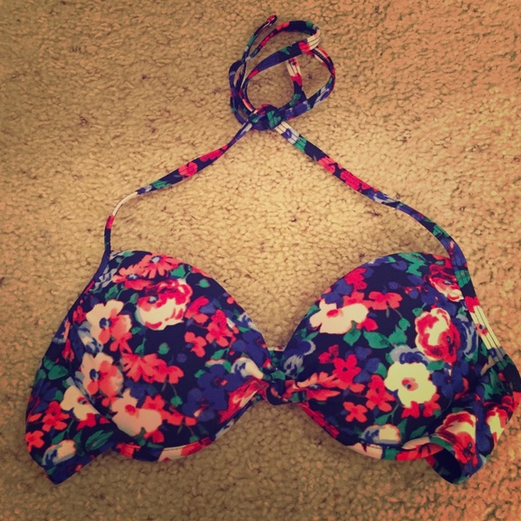 Knotted floral bikini top