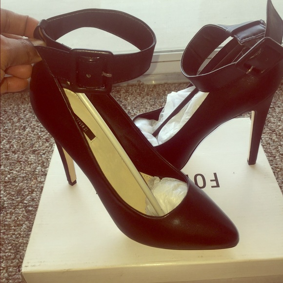 Forever 21 Ankle strap pumps