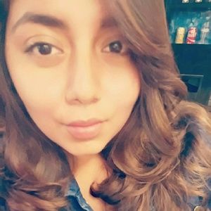 Meet your Posher, Fabiola