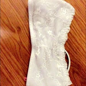Strapless bra lace