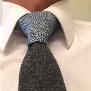 Build & Tie - Grey Wool Tie w/ Blue Center Piece