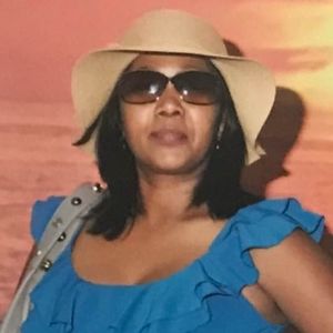 Meet your Posher, Nafeza