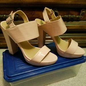 Ladies sandals