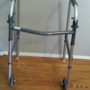 Meet your Posher, Caroline