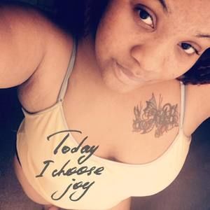 Meet your Posher, Deedee