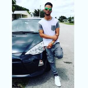 Meet your Posher, Cesar