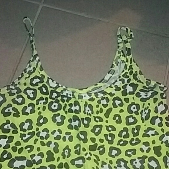 Cute comfey tank top - Picture 2 of 3