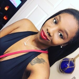 Meet your Posher, Alicia