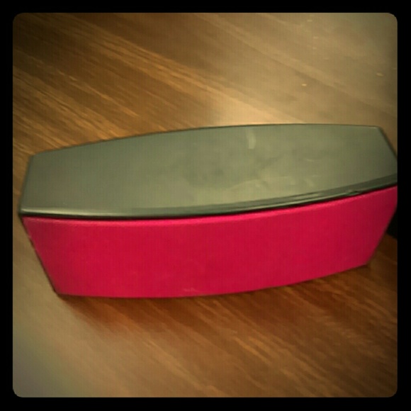 Iworld Bluetooth speaker - Picture 1 of 1