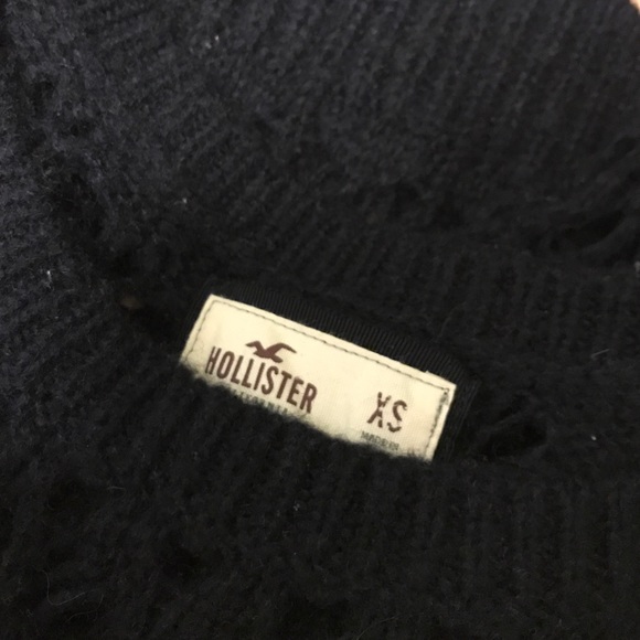 Hollister sweater - Picture 2 of 2