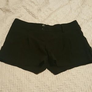 Black SUPER CUTE dress shorts