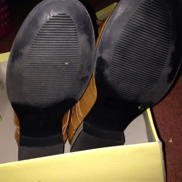 Tan combat boots🍂 - Picture 3 of 3