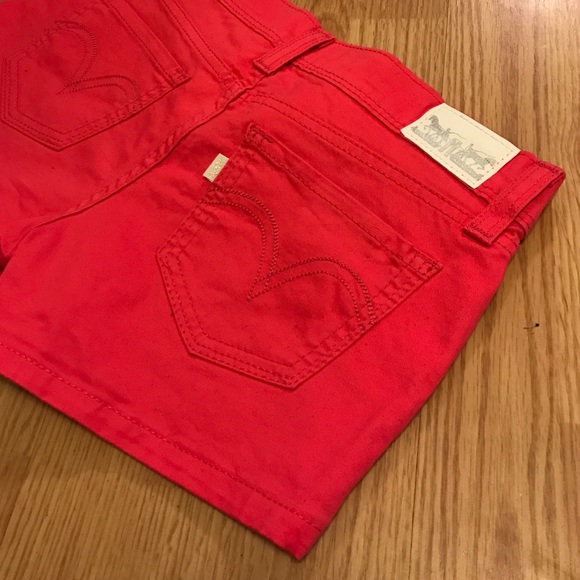 Levi's shorts - Picture 2 of 3