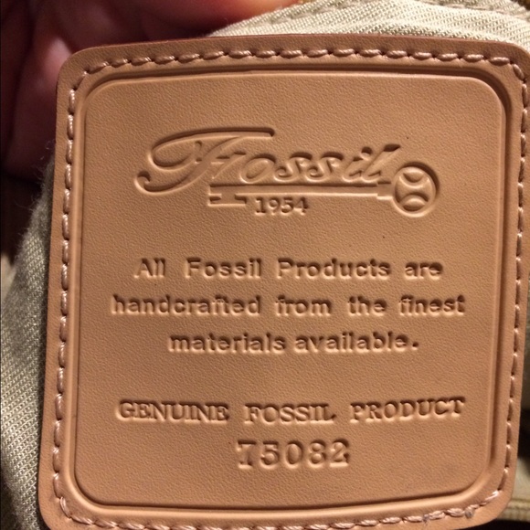 Medium Fossil purse needs a good home! - Picture 4 of 5