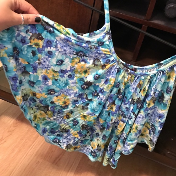 Flower patterned crop top - Picture 2 of 2