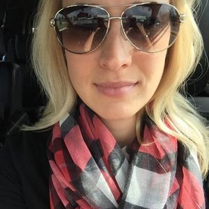 Meet your Posher, Allison