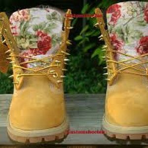 Custom Unisex Spiked Timberland Light Pink Floral