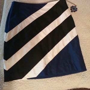 LAST CALL REDUCED White House Black Market skirt