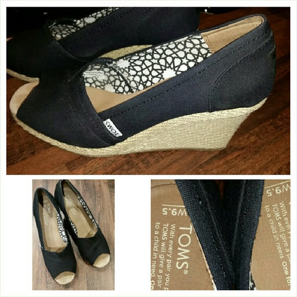 TOMS Black Wedge