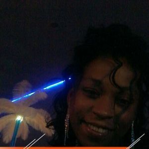 Meet your Posher, Dee