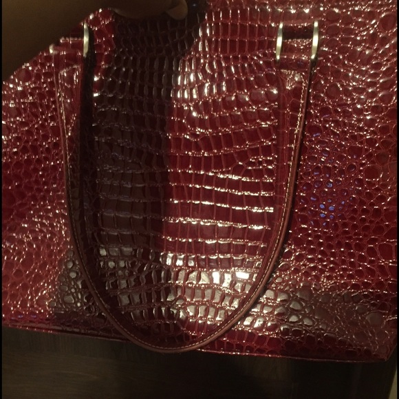 Red leather purse - Picture 2 of 2