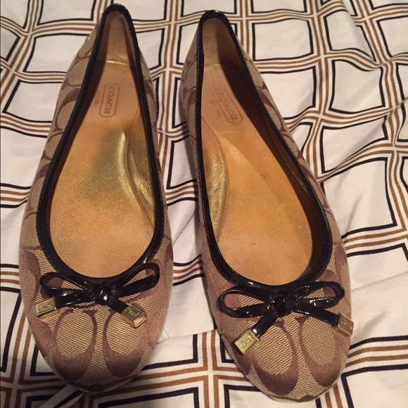 Authentic Coach flats