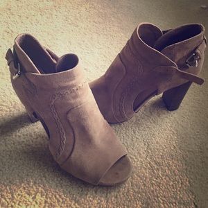 Vince Camuto Booties