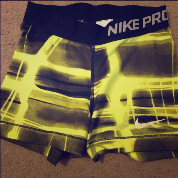 XS Nike Pro