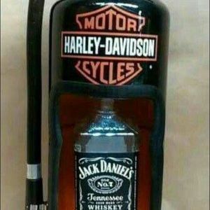 Meet your Posher, Flora