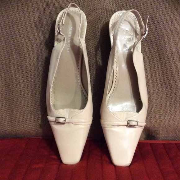 āREDUCEDāNaturalizer Sling backs - Picture 2 of 4