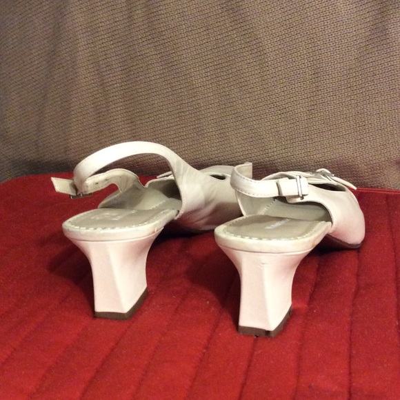 āREDUCEDāNaturalizer Sling backs - Picture 3 of 4