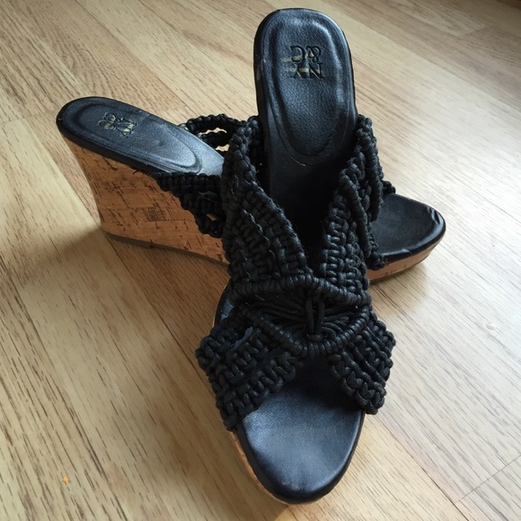 NY&Co corkscrew rope wedges