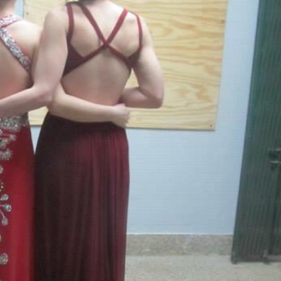 Burgundy Gown - Picture 2 of 4