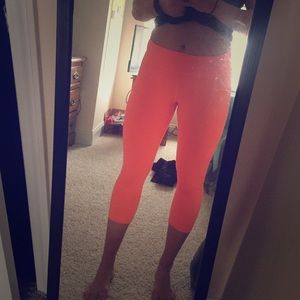 Under armour coral Capri workout pants