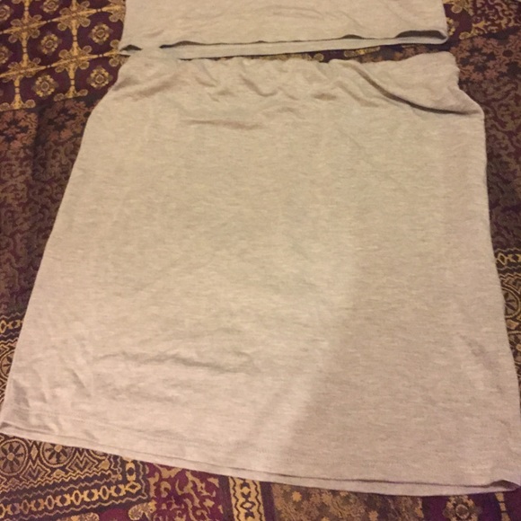 2 piece crop turtle neck skirt set never worn - Picture 4 of 4