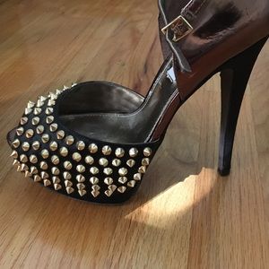 Steve Madden 5.5 inch Gold Studded High Heels