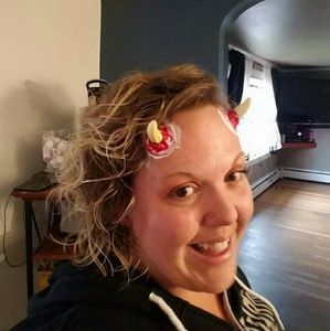 Meet your Posher, Claudia