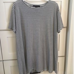 Oversized striped tee  (Forever 21 for exposure)
