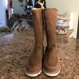 Brand New Tall Bearpaw Boots