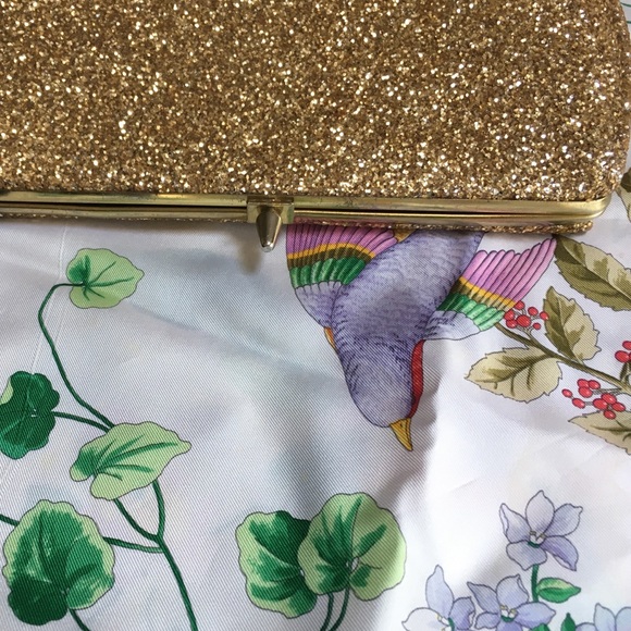 Vintage Glamorous Snap Closure Purse - Picture 3 of 3