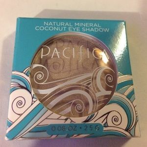 Price drop!  NEW! Eye shadow