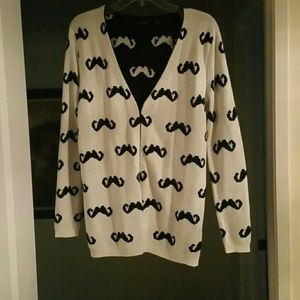 🚨SOLD🚨 Sweater/cardigan,white/black mustache