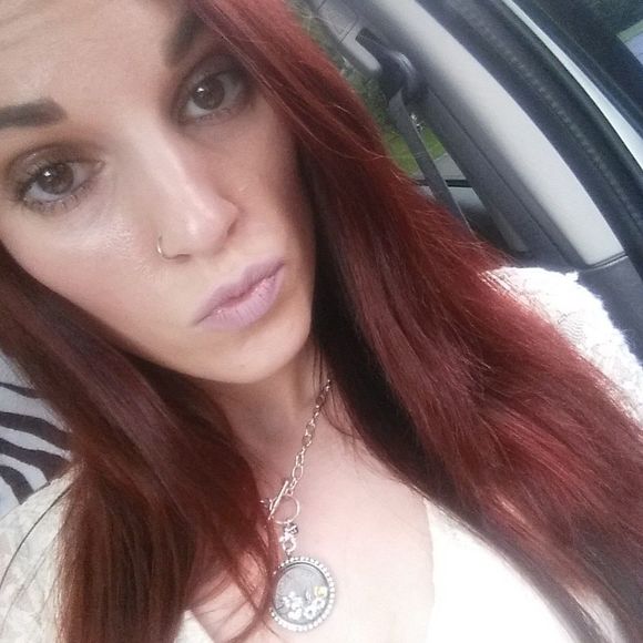 Meet your Posher, Carly